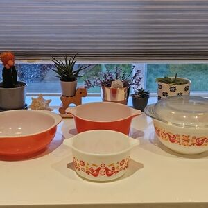 Vintage Orange and Pyrex White Mixing Bowl Set